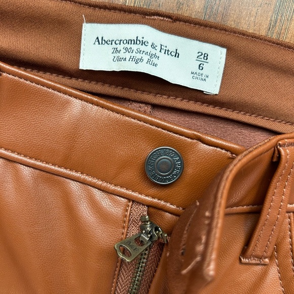 Abercrombie & Fitch Vegan Leather 90s Straight Pant - Brown - Picture 5 of 11